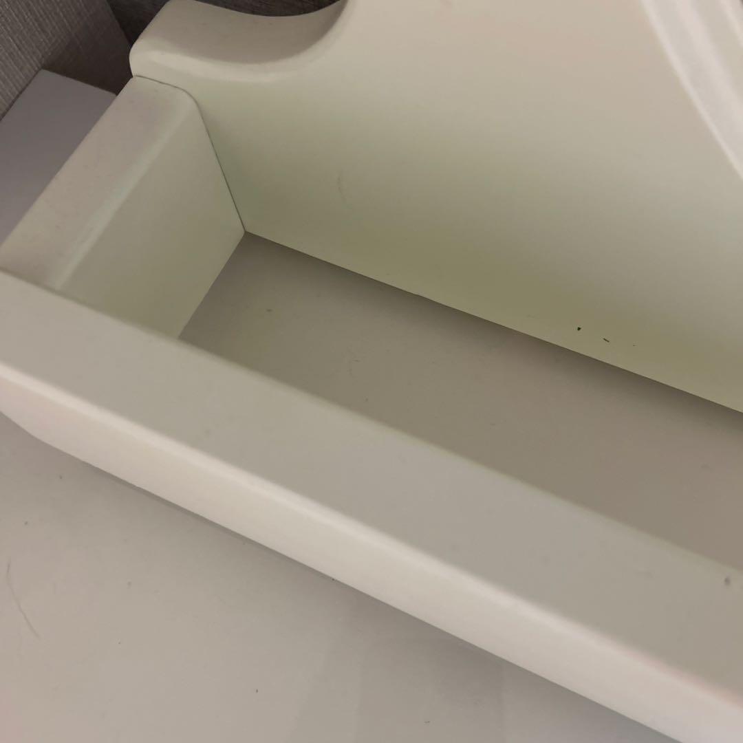 お洒落な白のドレッサー