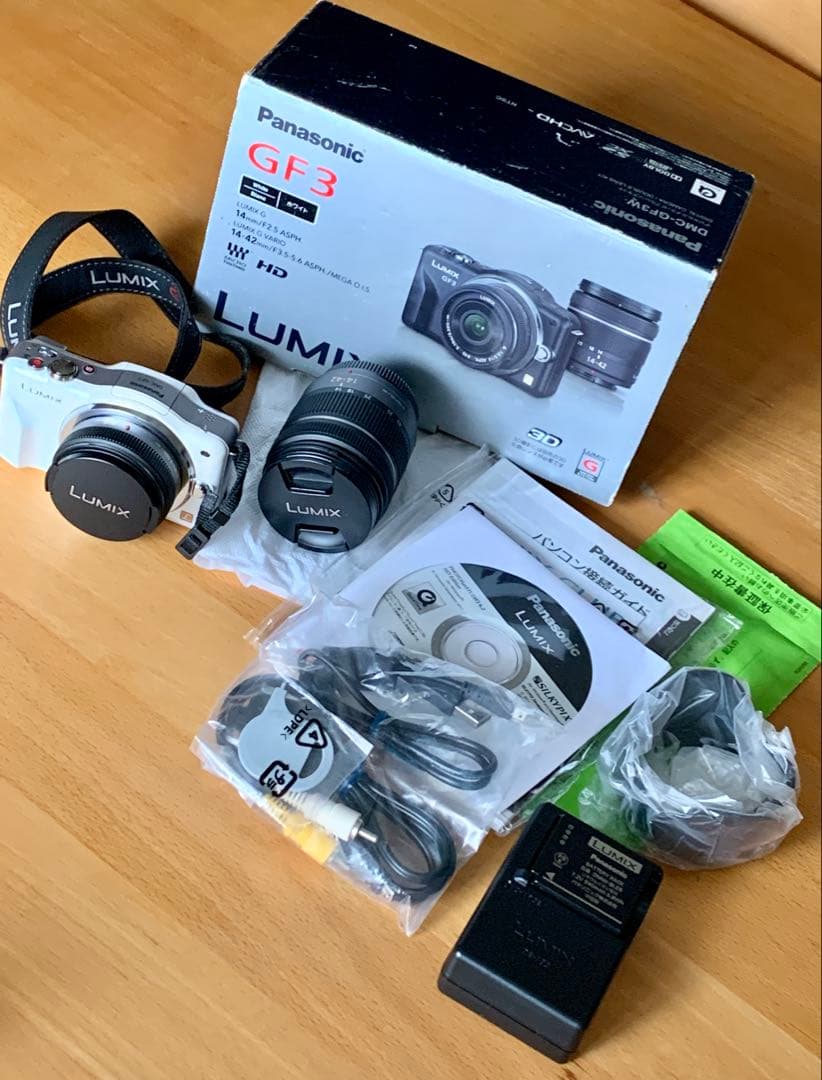 美品 Panasonic LUMIX DMC-GF3W ミラーレス一眼 動作確認