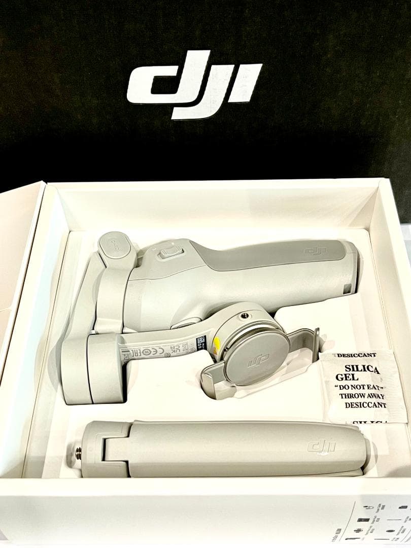 ≪保証交換後/未使用≫ DJI OM 4 スマートフォンジンバル スタビライザー