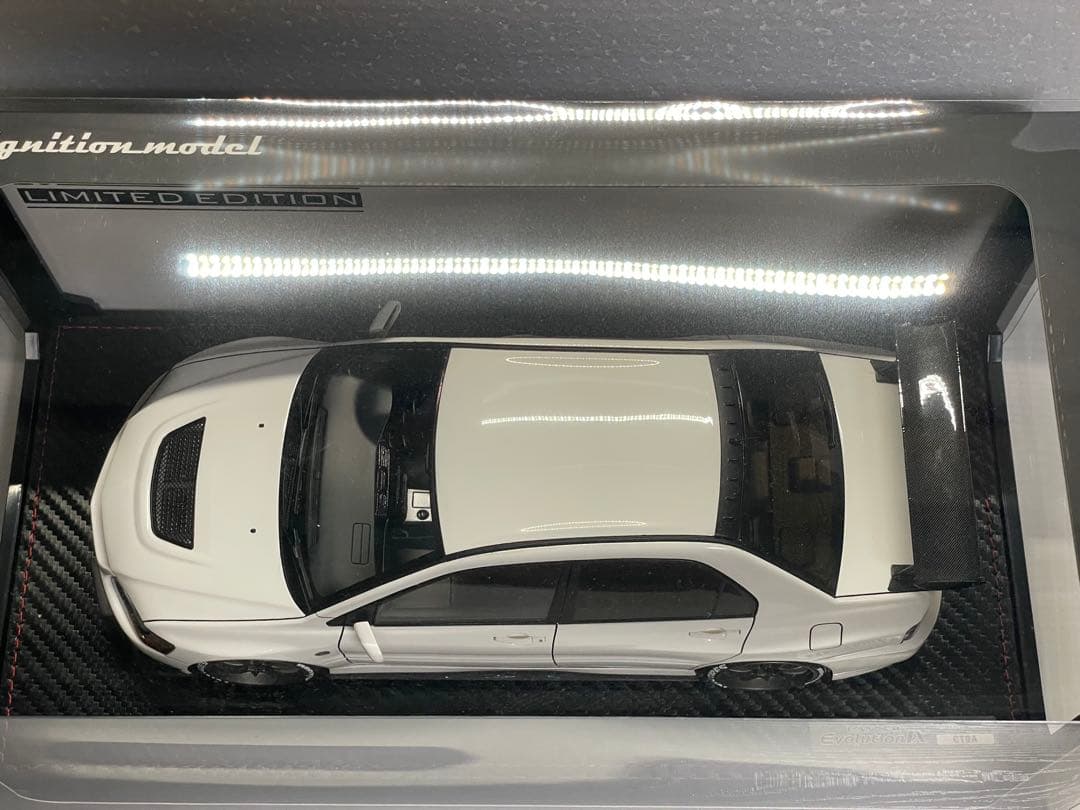 イグニッションモデル 1/18 三菱 ランエボ9 ※エンジン付き