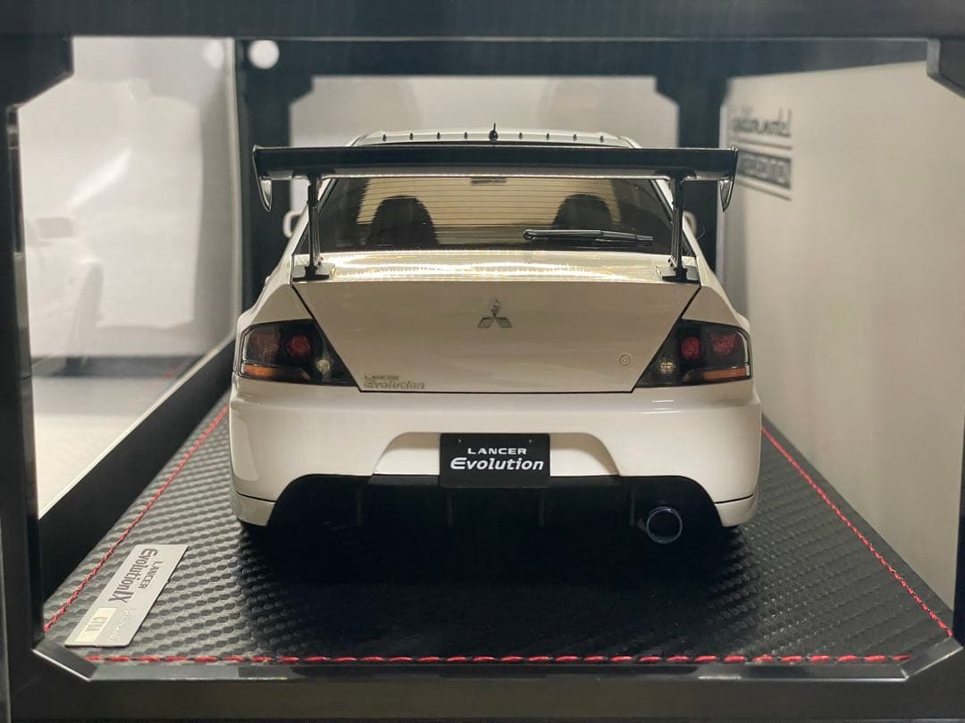 イグニッションモデル 1/18 三菱 ランエボ9 ※エンジン付き