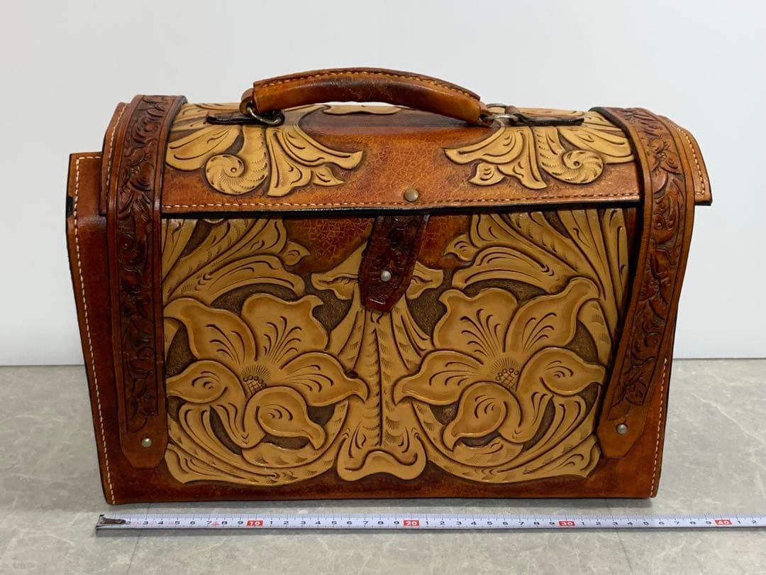レザー バッグ 彫刻模様 カービング レザークラフト