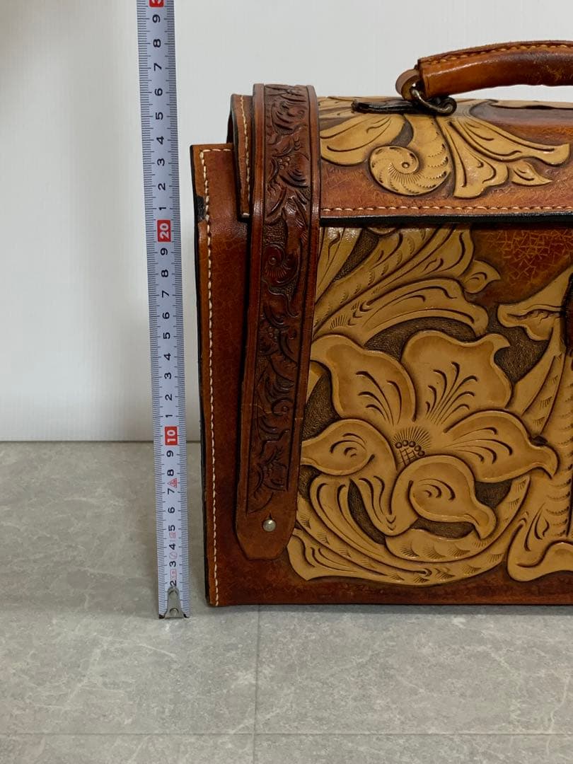 レザー バッグ 彫刻模様 カービング レザークラフト