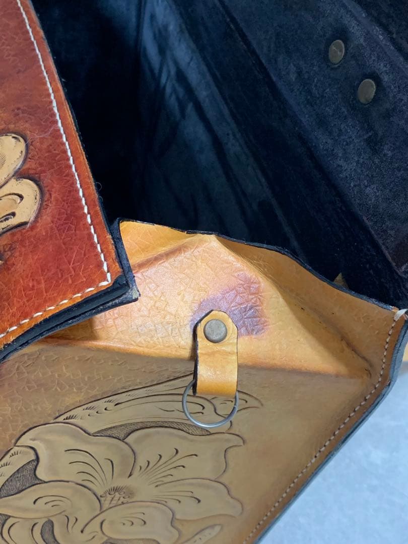 レザー バッグ 彫刻模様 カービング レザークラフト