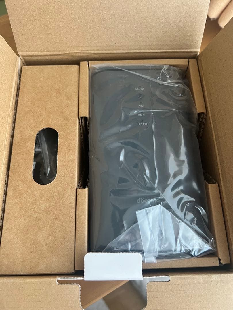 【美品】docomo ドコモ 5G HR02 ホームルーター