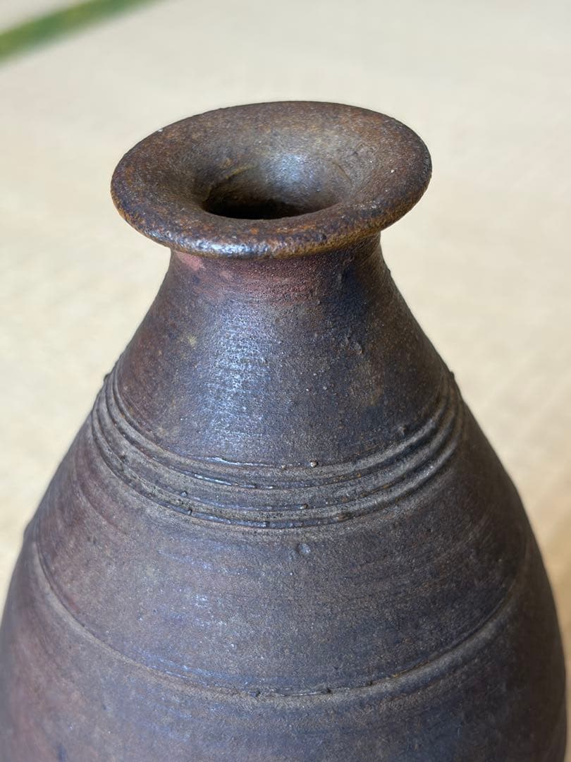 琉球 壺屋焼 鬼の腕 陶器製ダークブラウン瓶