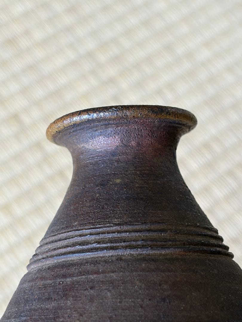 琉球 壺屋焼 鬼の腕 陶器製ダークブラウン瓶