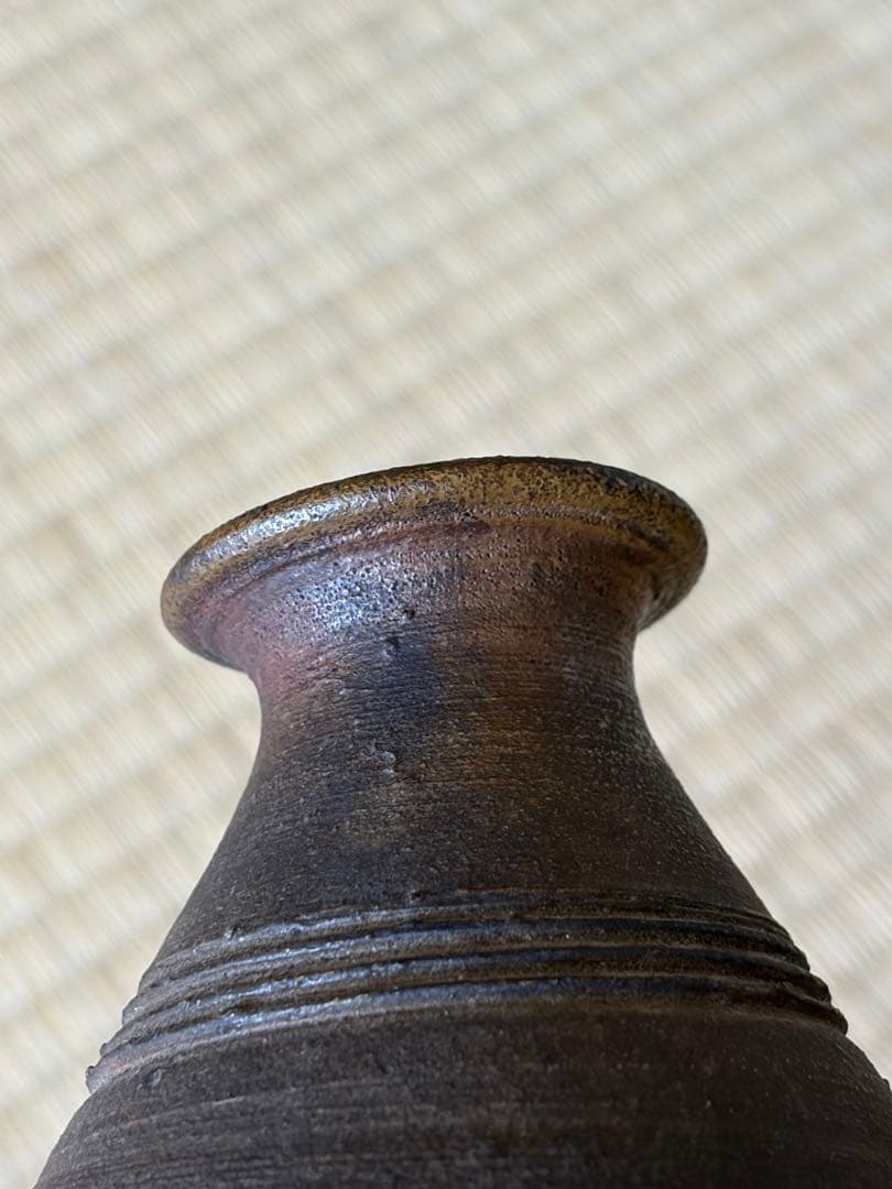 琉球 壺屋焼 鬼の腕 陶器製ダークブラウン瓶
