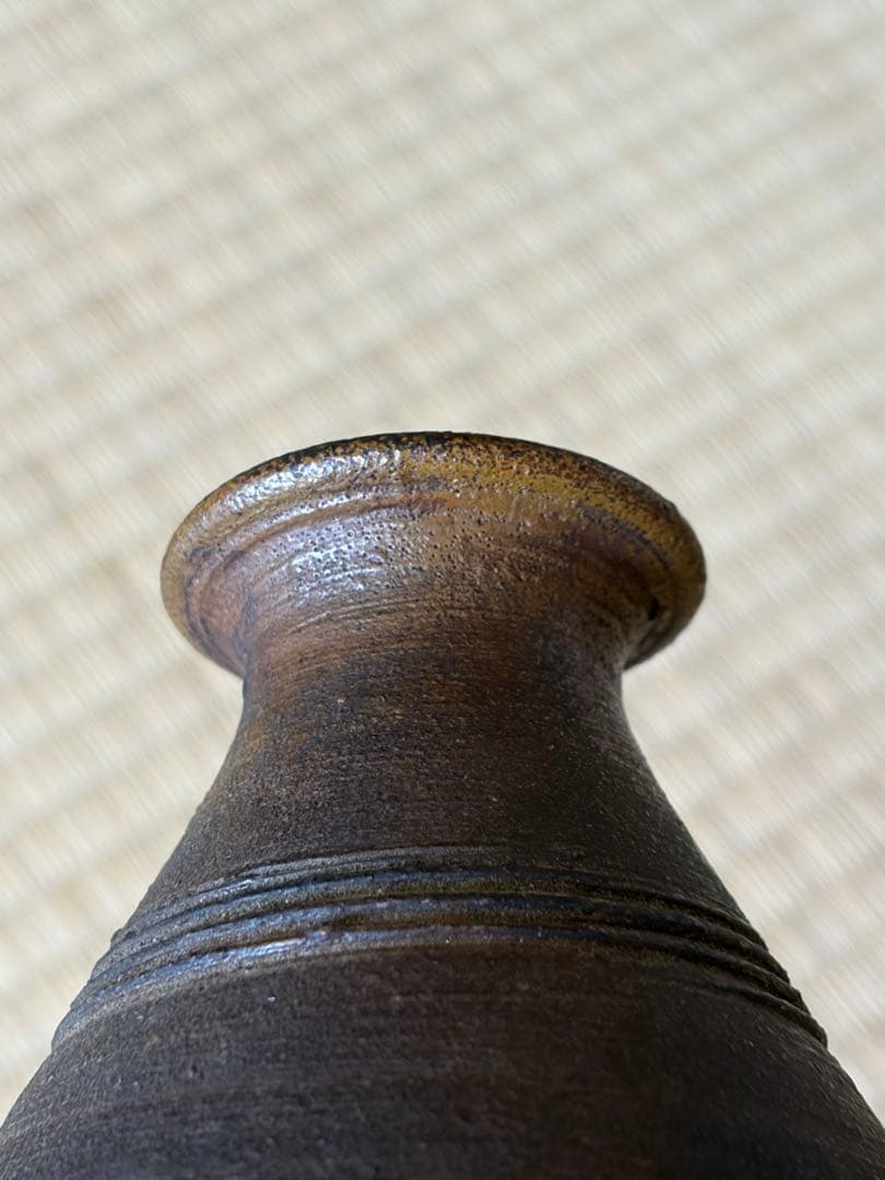 琉球 壺屋焼 鬼の腕 陶器製ダークブラウン瓶