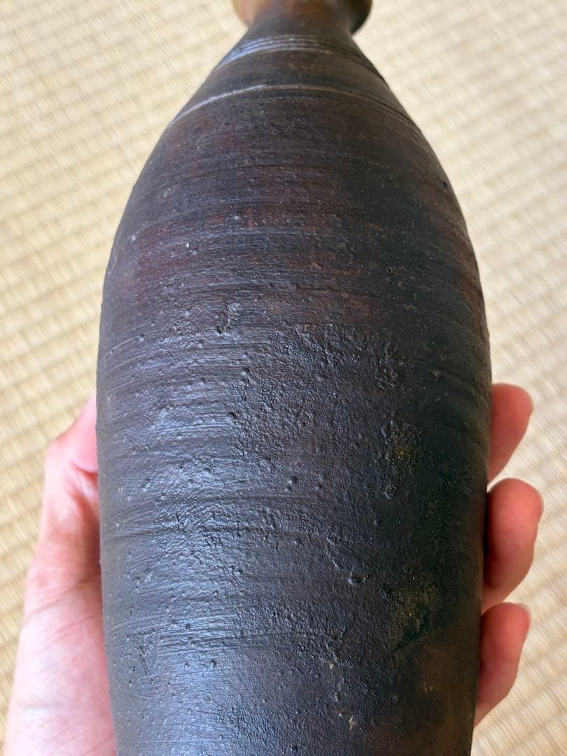 琉球 壺屋焼 鬼の腕 陶器製ダークブラウン瓶