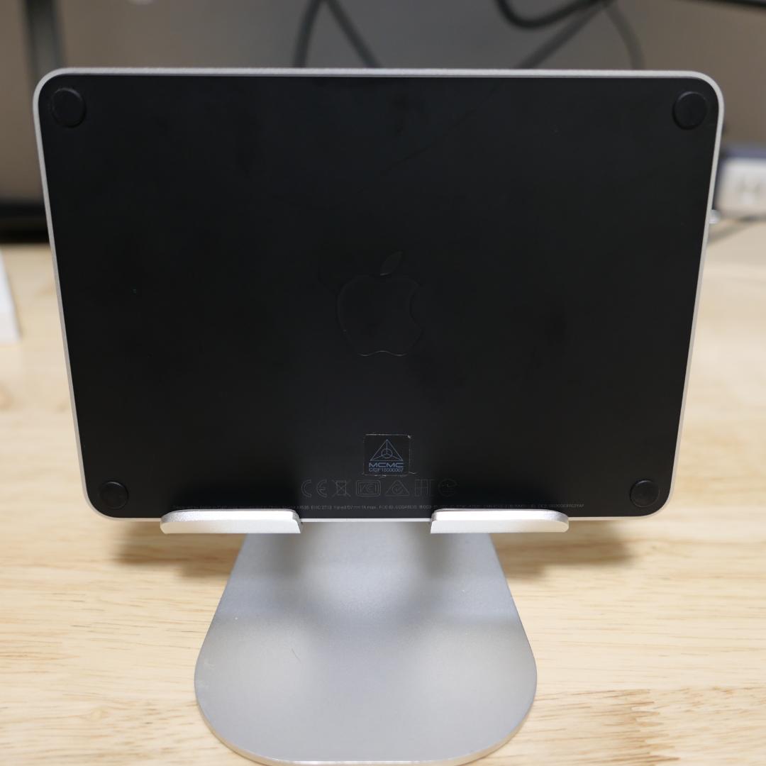 iPad Air 第5世代（M1）64GB / Magic Trackpad 3