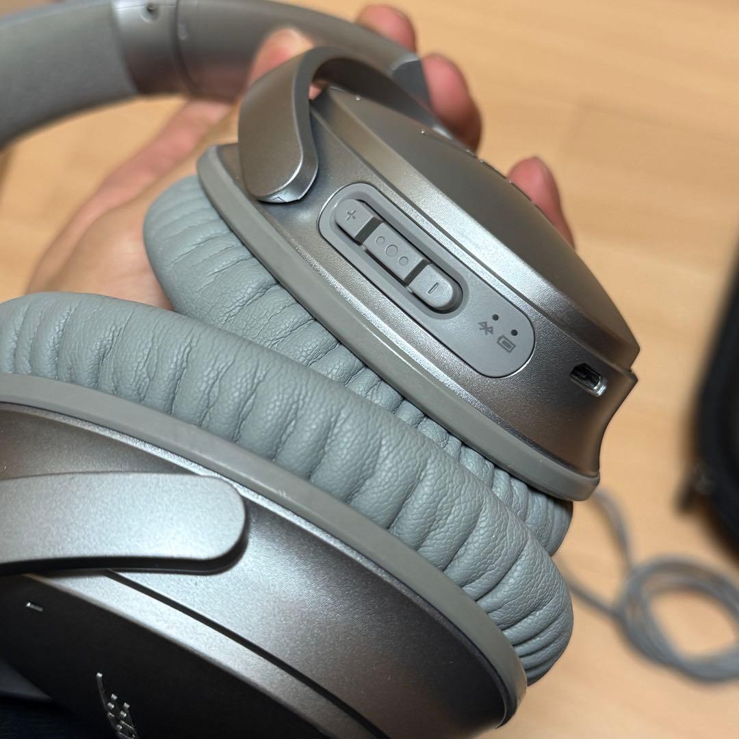 Bose ワイヤレスヘッドホン 有線　シルバー　ケース付き
