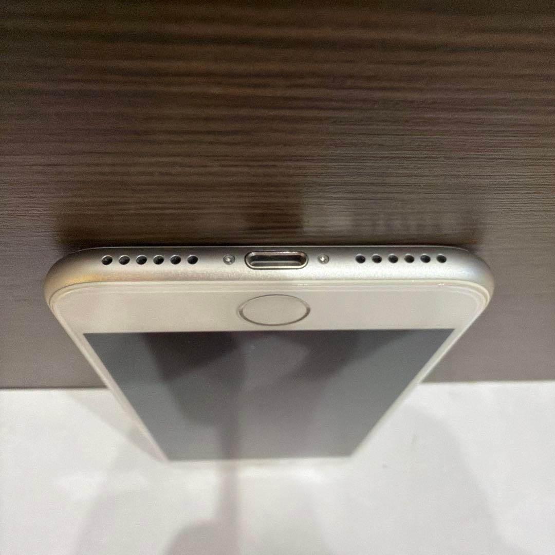 iPhone7 32GB シルバー SIMフリー バッテリー 92%