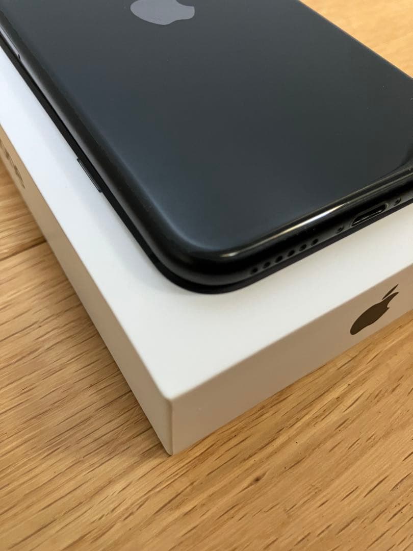 Apple iPhone SE2 (第2世代) ブラック　本体　128GB