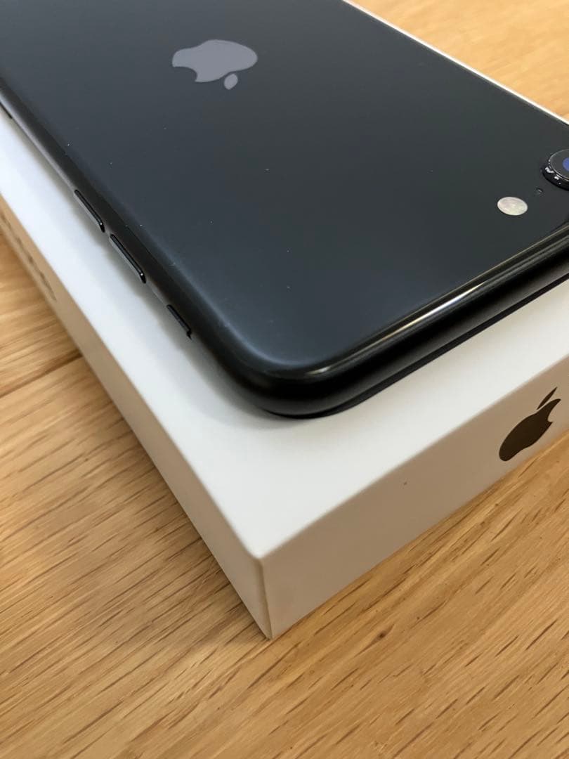 Apple iPhone SE2 (第2世代) ブラック　本体　128GB