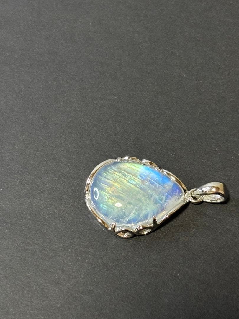 レインボームーンストーン ペンダントトップ（インド産）S925①