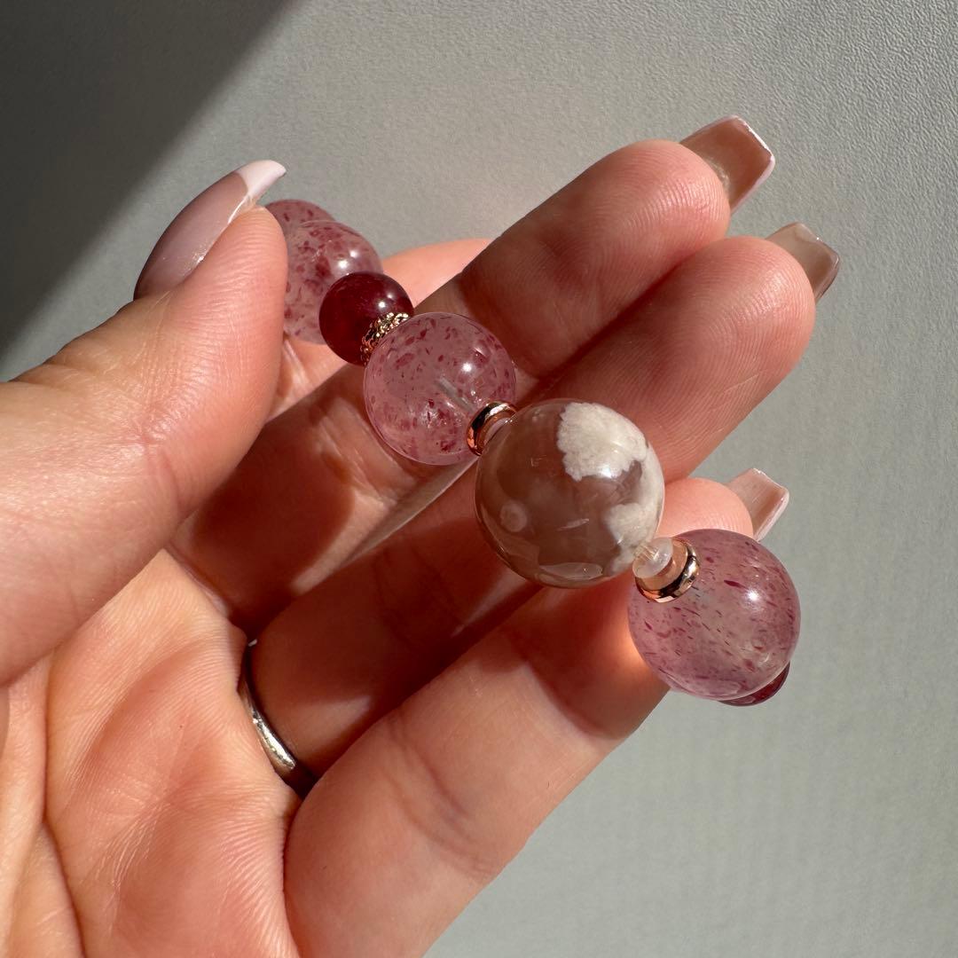 一点物　天然石　ハンドメイドブレス　ストロベリークォーツ　桜瑪瑙　水晶