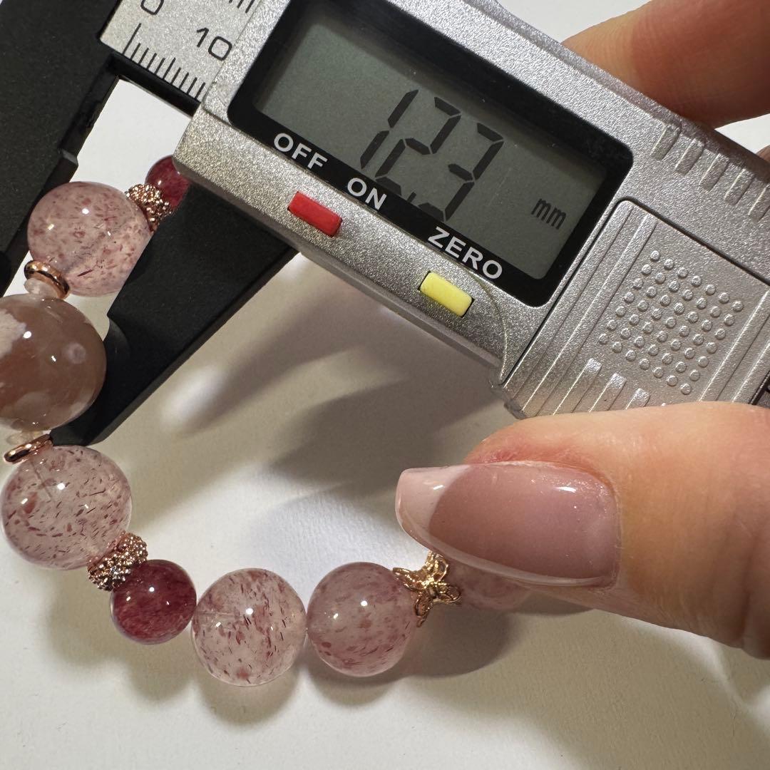 一点物　天然石　ハンドメイドブレス　ストロベリークォーツ　桜瑪瑙　水晶