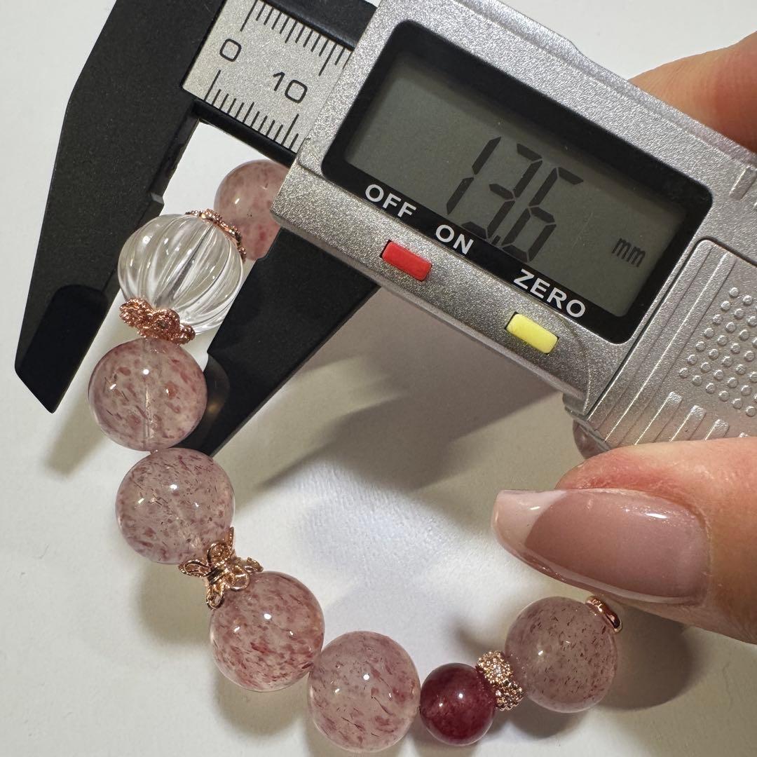 一点物　天然石　ハンドメイドブレス　ストロベリークォーツ　桜瑪瑙　水晶