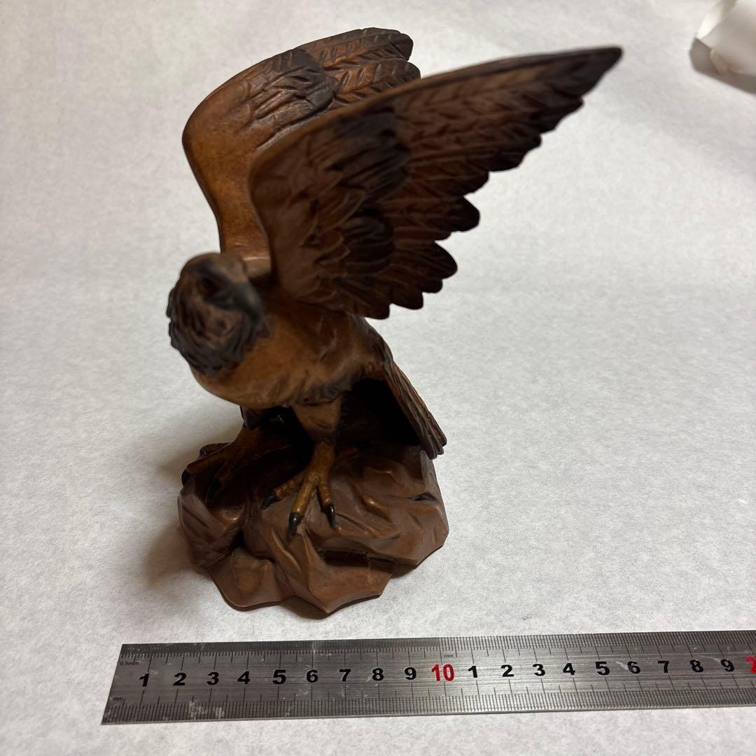 スイス ブリエンツ 伝統工芸木製鷲の彫刻