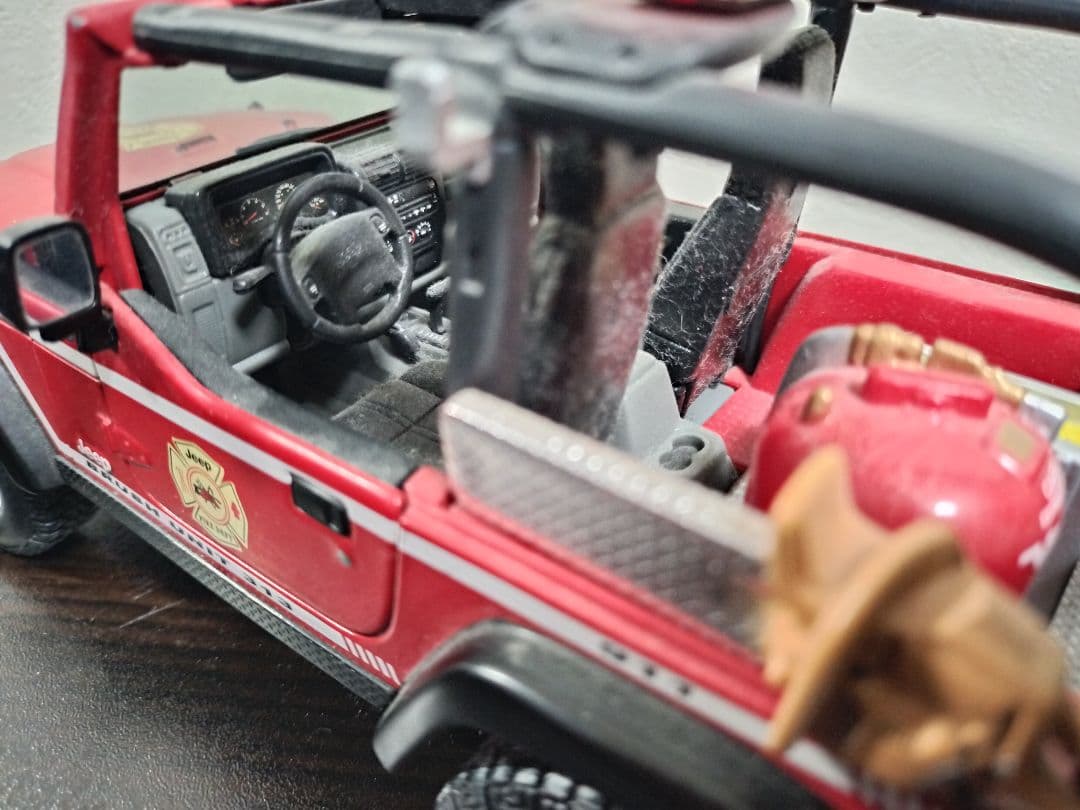 【Jeep】 wrangler rubicon 1/18 maisto製