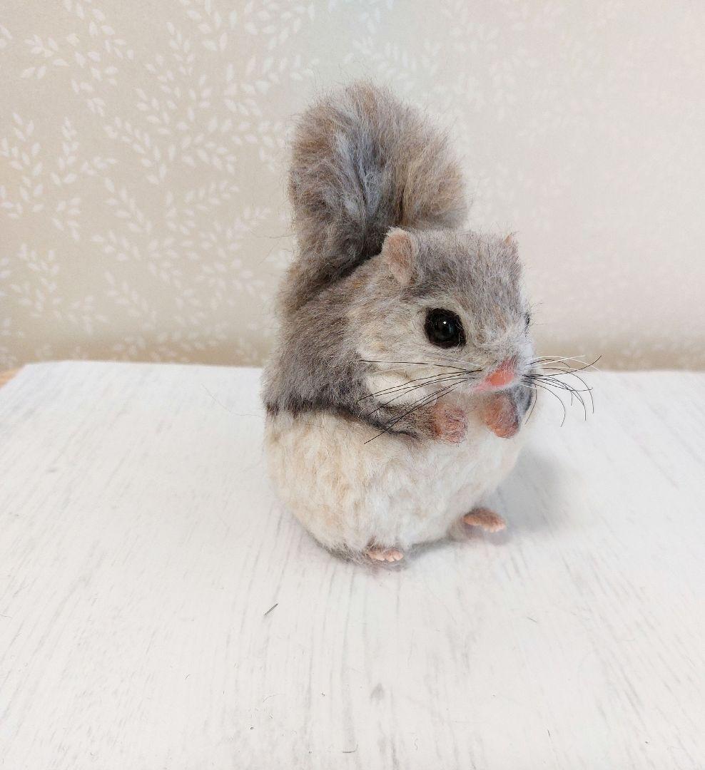 羊毛フェルト　エゾモモンガ