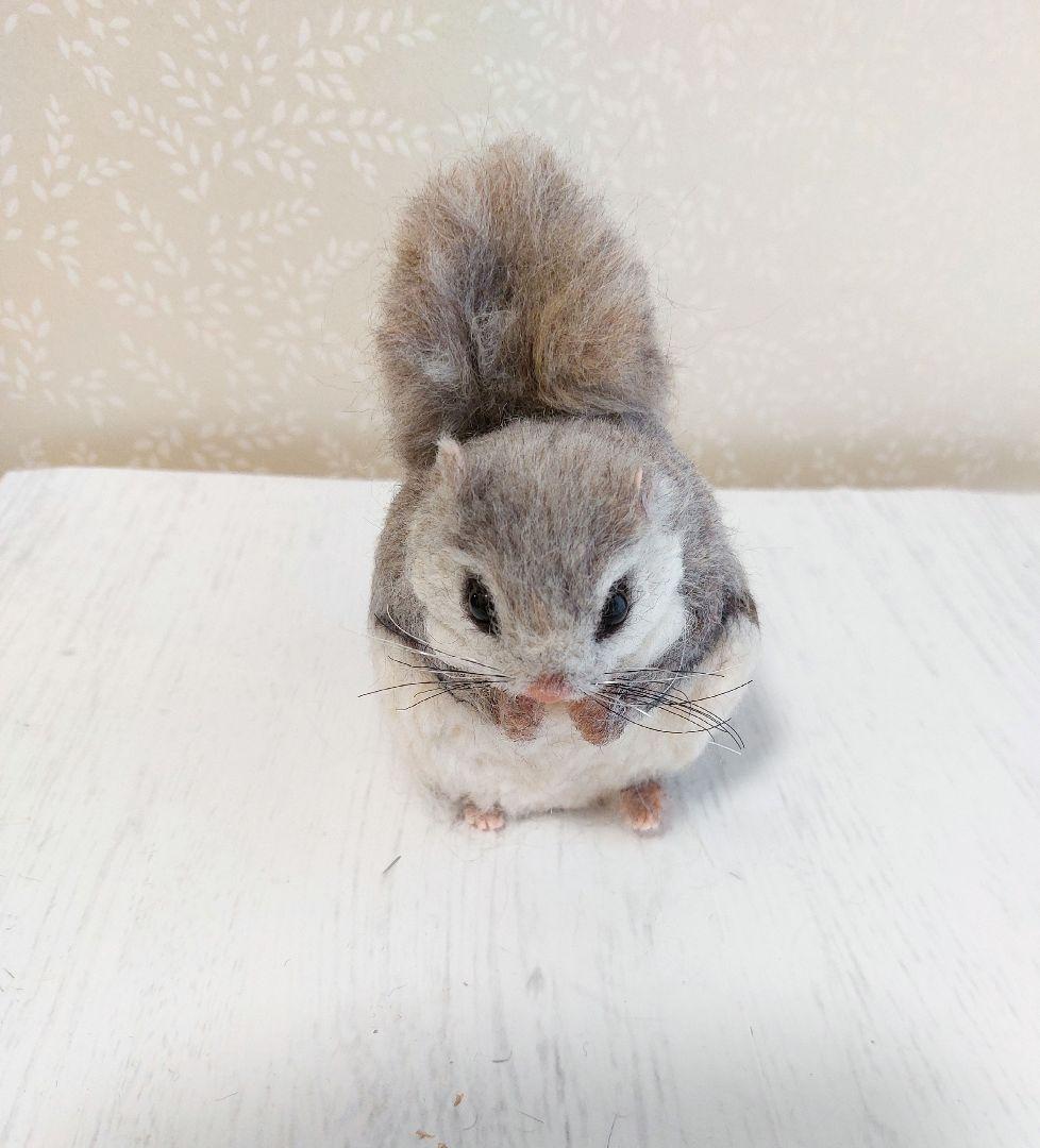 羊毛フェルト　エゾモモンガ