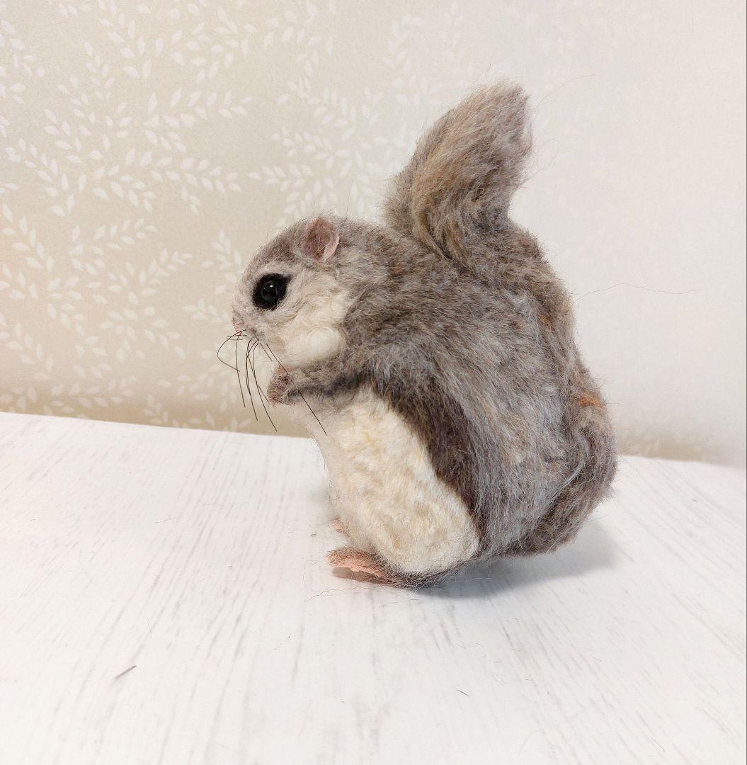 羊毛フェルト　エゾモモンガ