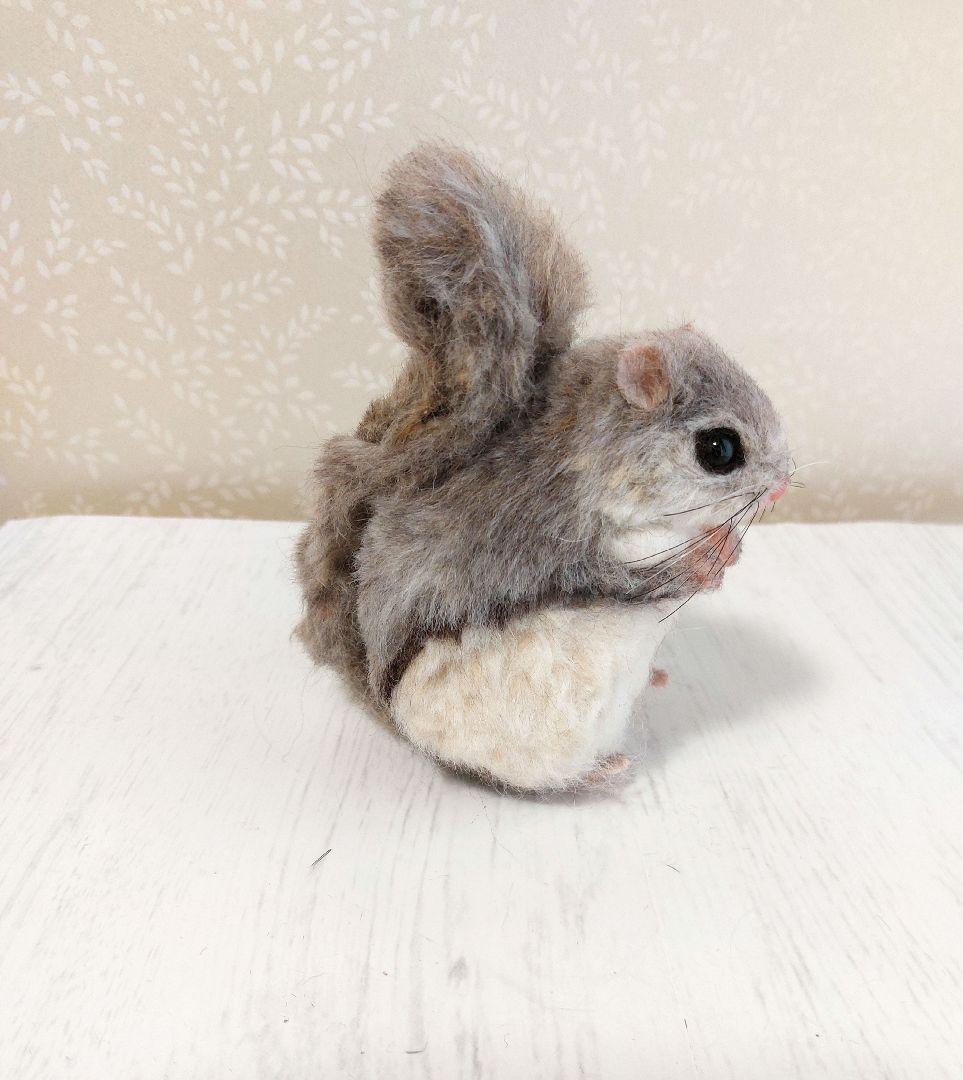 羊毛フェルト　エゾモモンガ