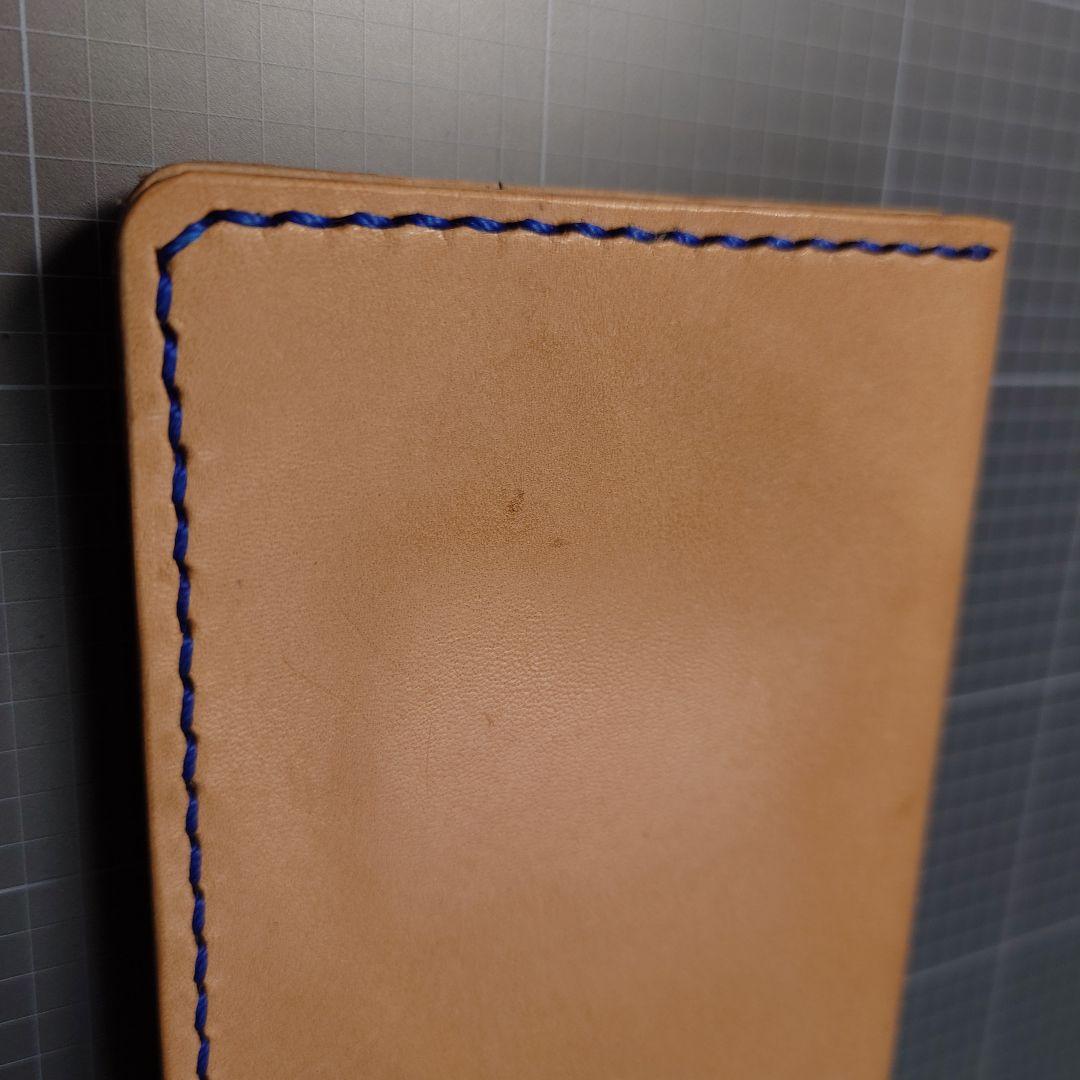 栃木レザーで作成したトラッカーウォレット　ヌメ革/藍色糸