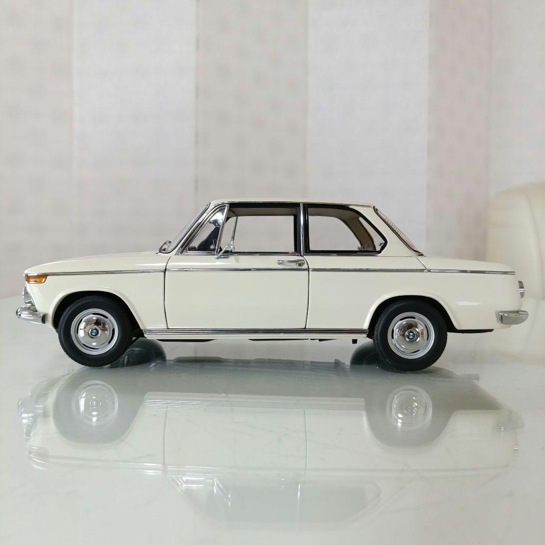 オートアート製　 1600-2 1/18