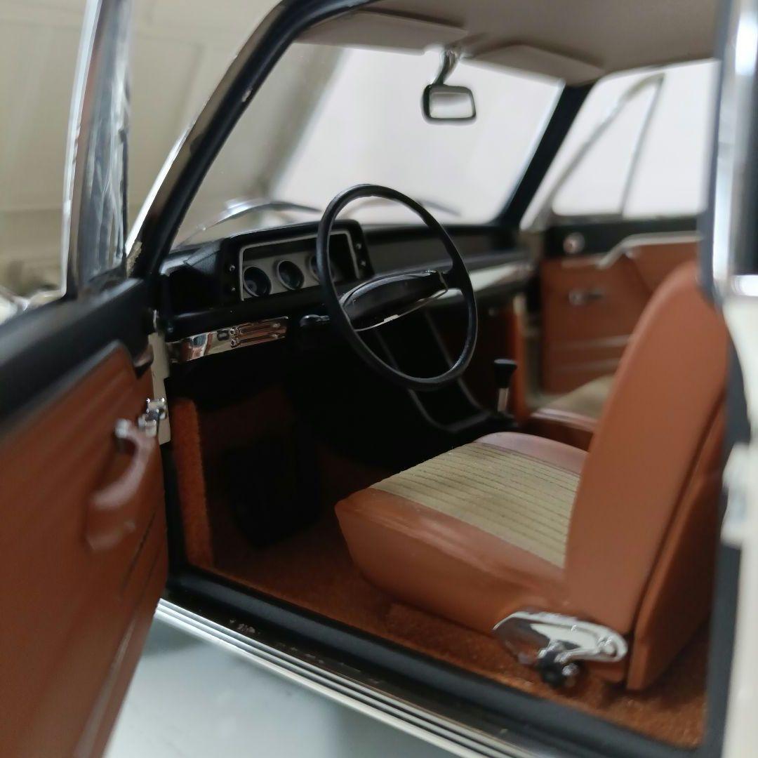 オートアート製　 1600-2 1/18