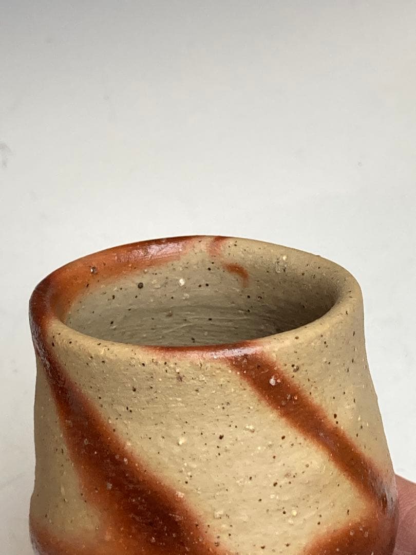 高力芳照 作 備前火襷酒呑 備前火襷水玉酒呑 共箱 酒器 酒盃 ぐい呑