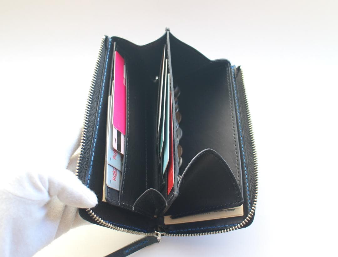 青いレザーの小さめL字長財布