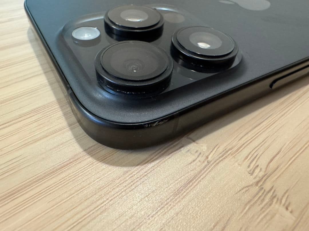 Apple　iPhone 16 Pro 128GB ブラックチタニウム