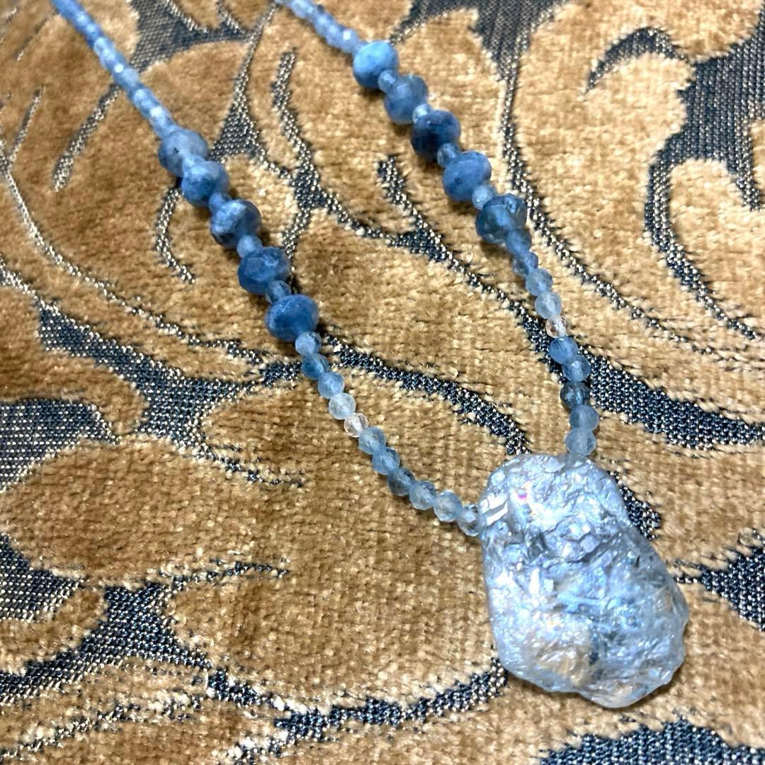 シャイニー　アクアマリン　ネックレス