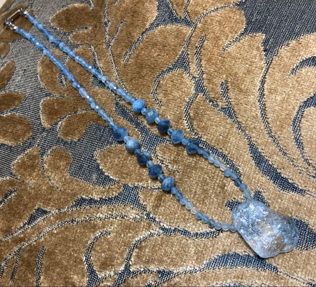 シャイニー　アクアマリン　ネックレス