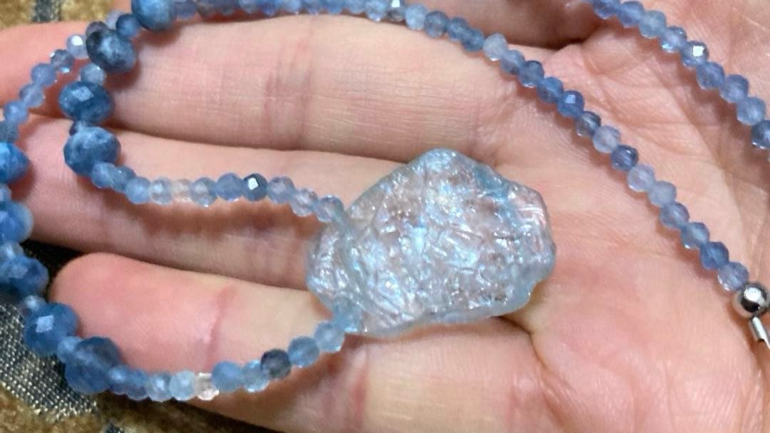 シャイニー　アクアマリン　ネックレス