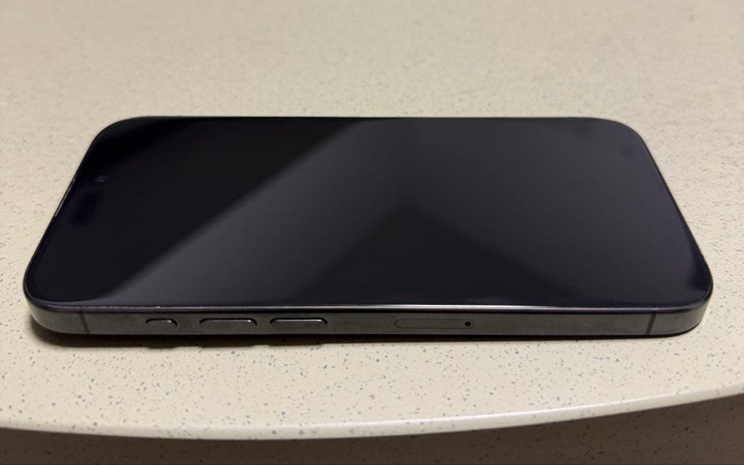Apple iPhone 15 Pro ブラックチタニウム　確実正規品