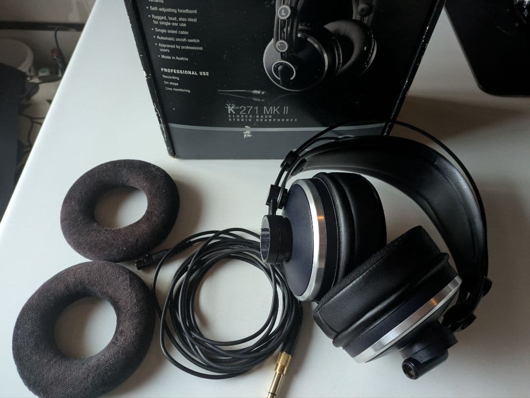 AKG K271 MKII　モニターヘッドホン　密閉型