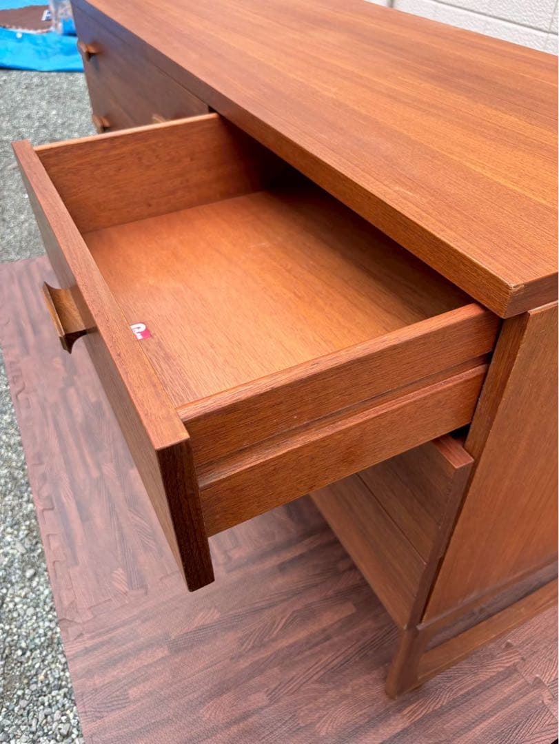 カッコいい！オシャレ・G Plan ミッドセンチュリーキャビネット 6引き出し