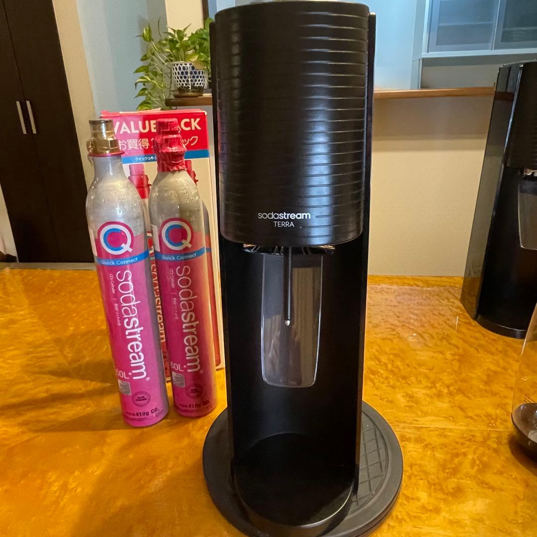 ソーダストリームTERRAブラック　満タンシリンダー2本　未使用1Lボトル1本