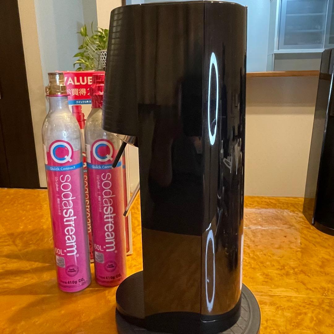 ソーダストリームTERRAブラック　満タンシリンダー2本　未使用1Lボトル1本