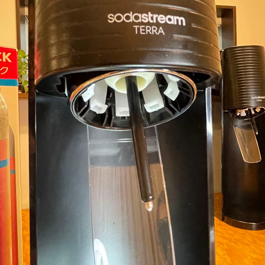 ソーダストリームTERRAブラック　満タンシリンダー2本　未使用1Lボトル1本