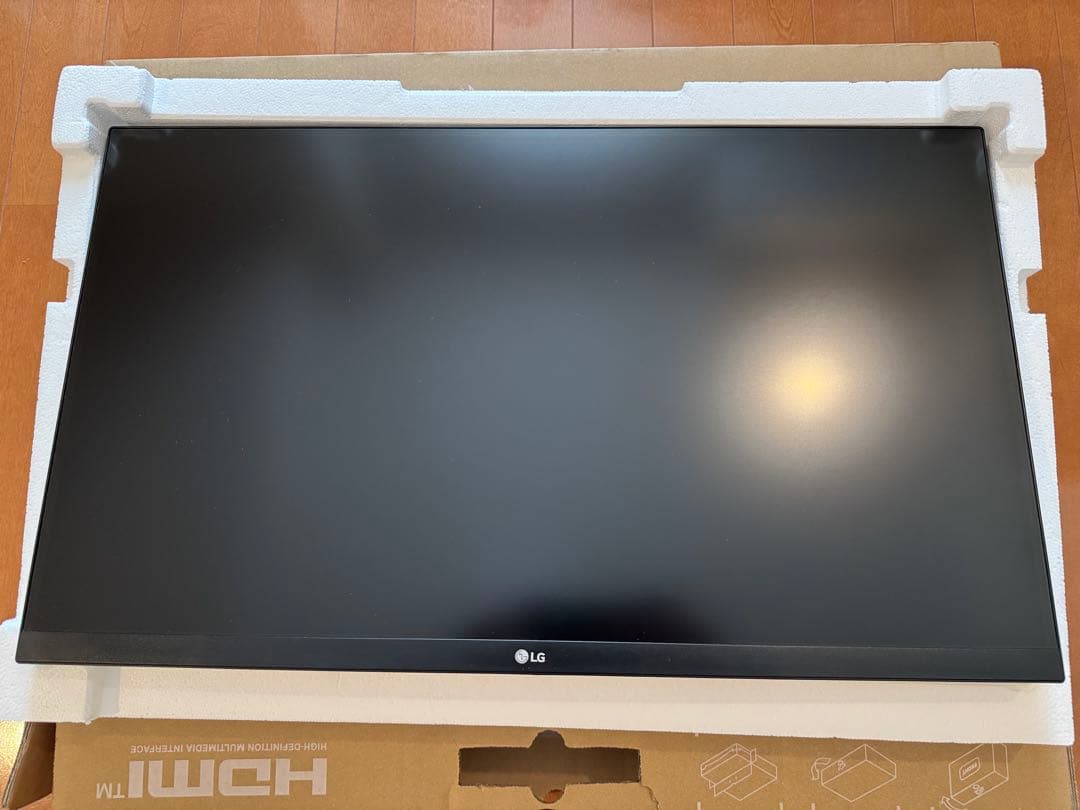 LG 4Kモニター27インチ　27UL600-W