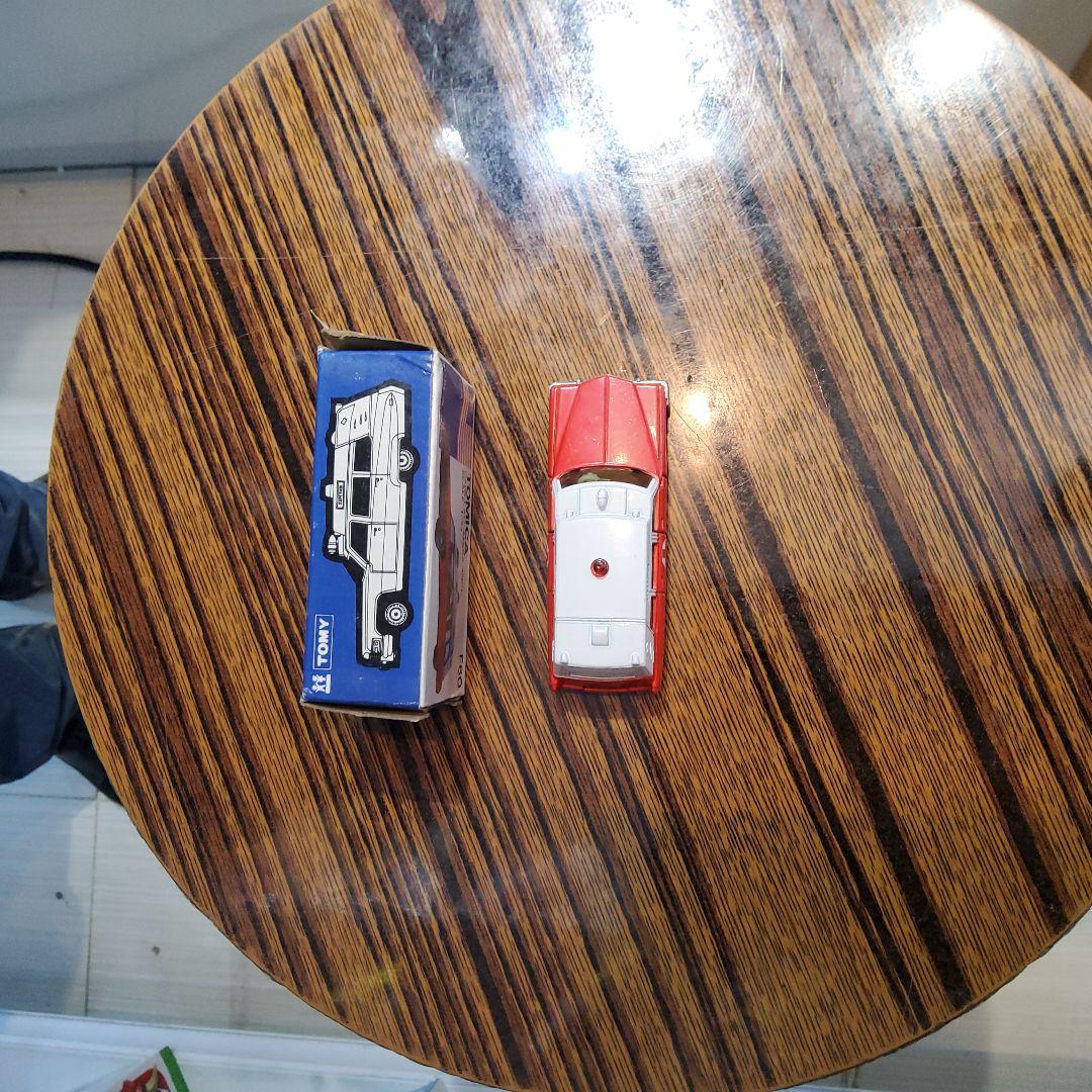 トミカ F60 救急車 赤/白