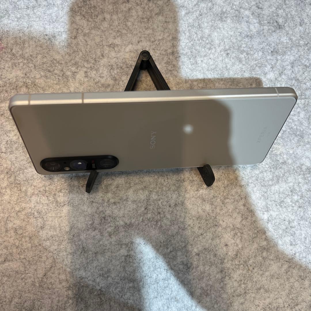 P002 au SIMフリー　Xperia 1 V SOG10