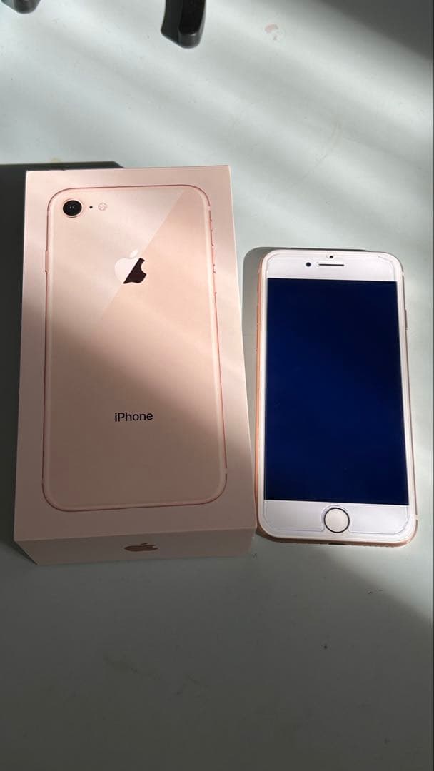 Apple iPhone8 ローズゴールド 本体 au