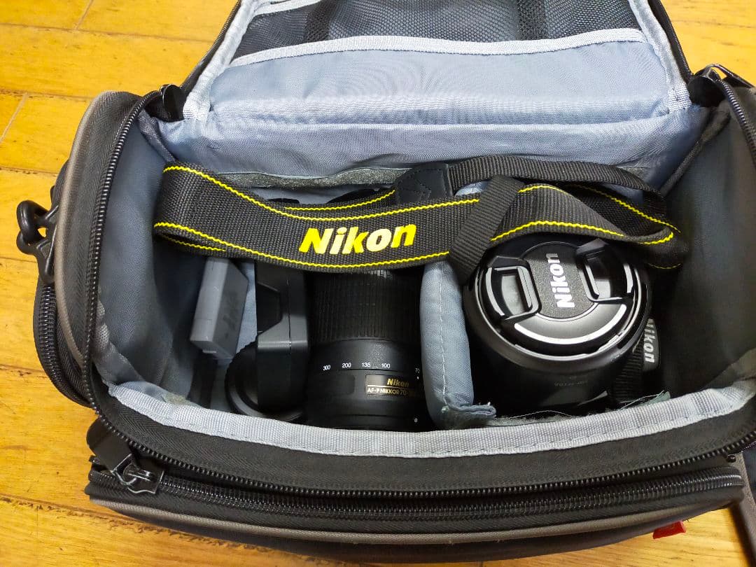 Nikon D3500 一眼レフ　レンズ18-55 レンズ70-300の2本付