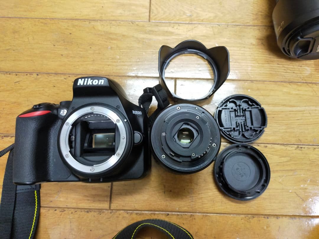 Nikon D3500 一眼レフ　レンズ18-55 レンズ70-300の2本付